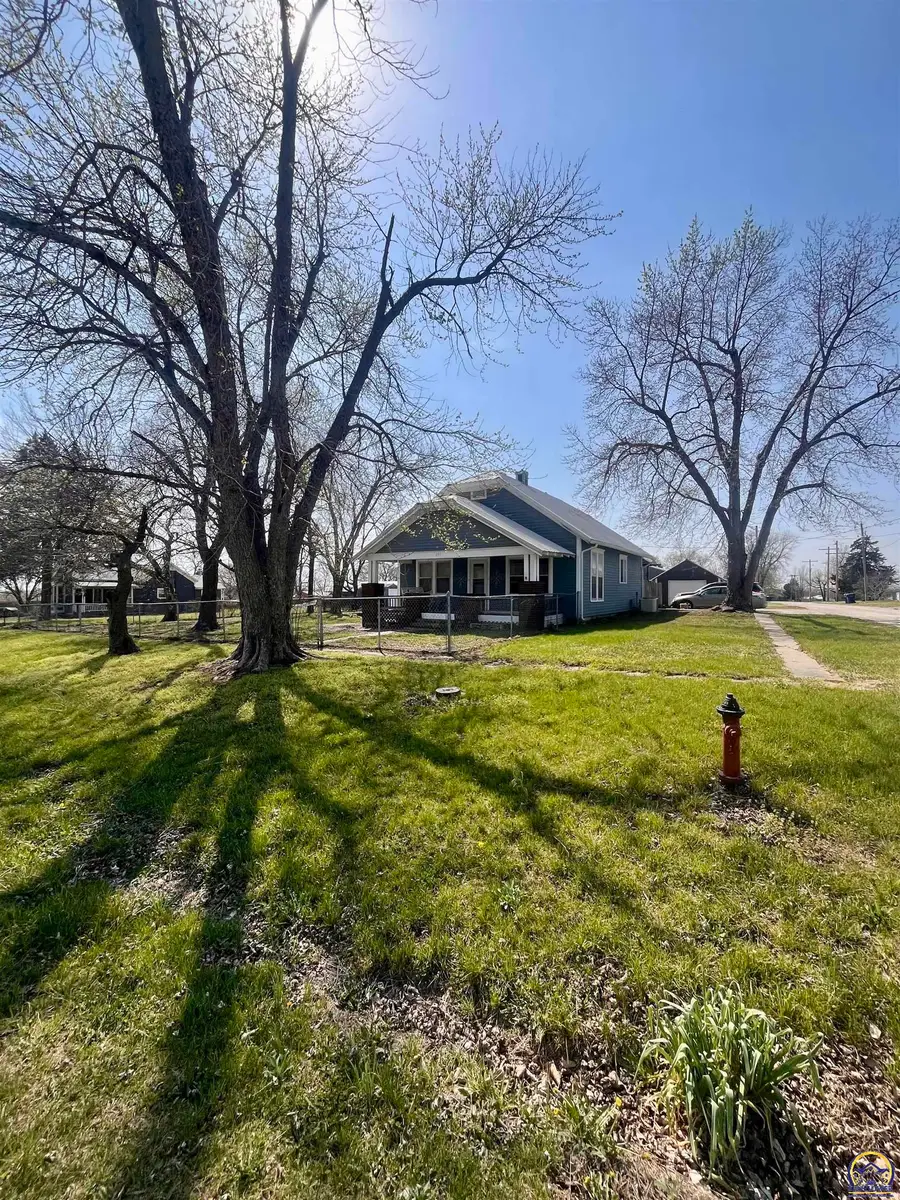 601 Main St, Admire, KS 66830 - #2