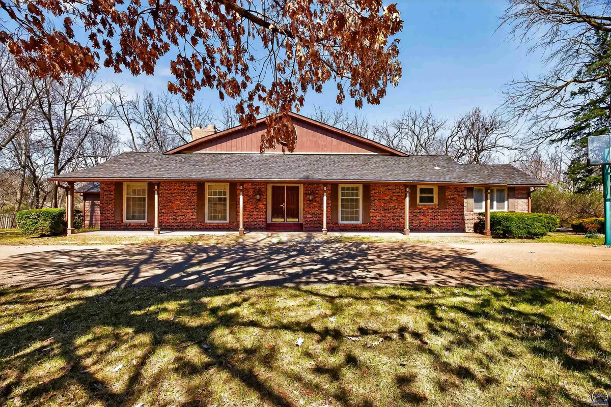 200 SW Yorkshire Rd, Topeka, KS 66606 - #1