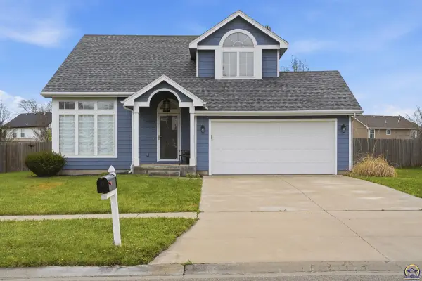 2516 SW Wexford Dr, Topeka, KS 66614