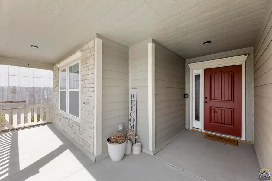 1743 Elderberry Ln, Ottawa, KS 66067 - #2