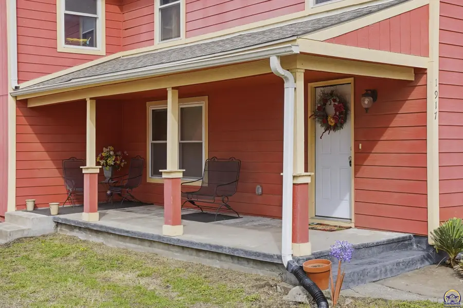 1917 NW West St, Topeka, KS 66608 - #2