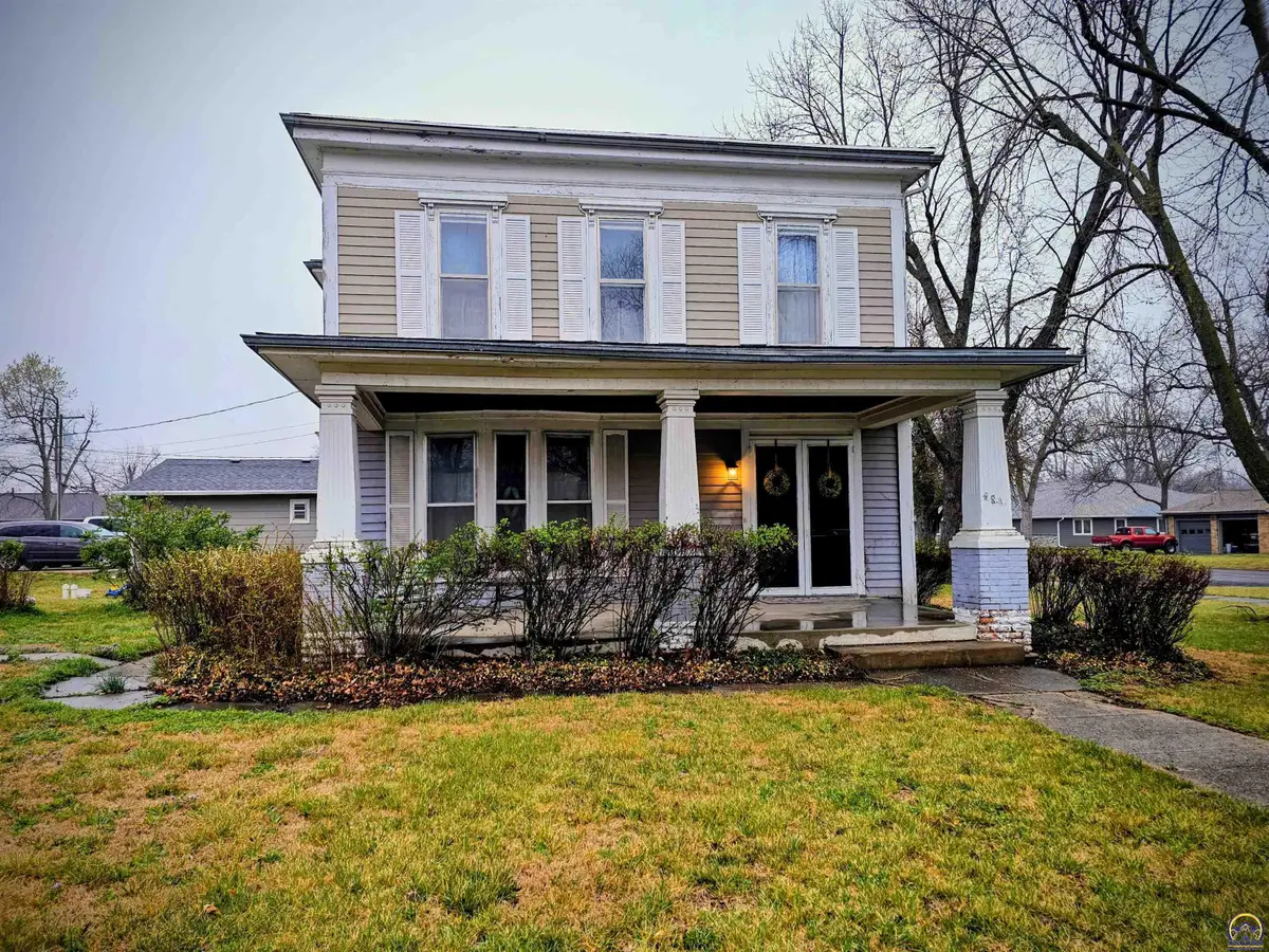 114 N 3rd St, Seneca, KS 66538 - #1