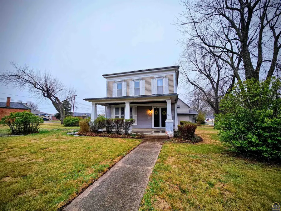 114 N 3rd St, Seneca, KS 66538 - #3