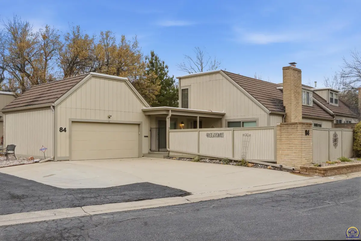 84 SW Pepper Tree Ln, Topeka, KS 66611 - #1