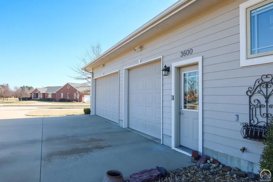 3600 Windsor Cir, Emporia, KS 66801 - #3