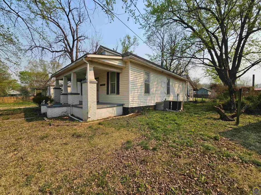 221 E Lincoln, Madison, KS 66860 - #3