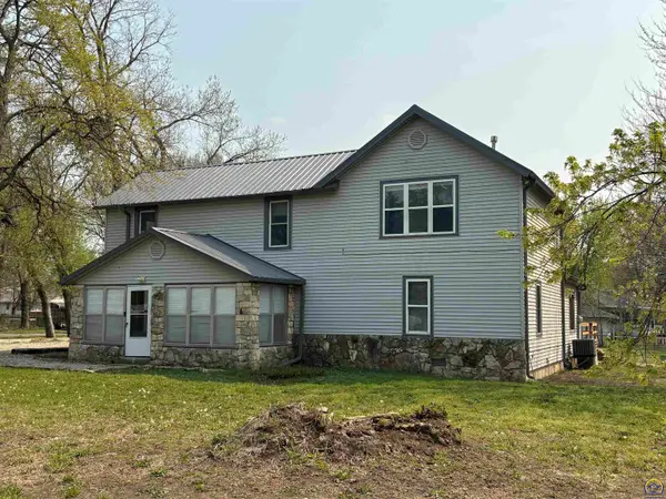 202 Hackberry St., Americus, KS 66835