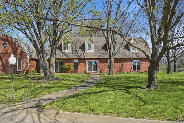 1315 NE 46th St, Topeka, KS 66617