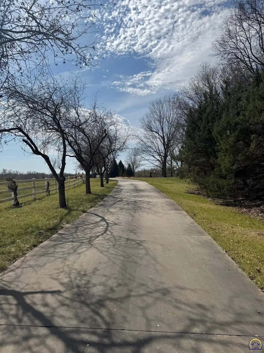 1315 NE 46th St, Topeka, KS 66617 - #2