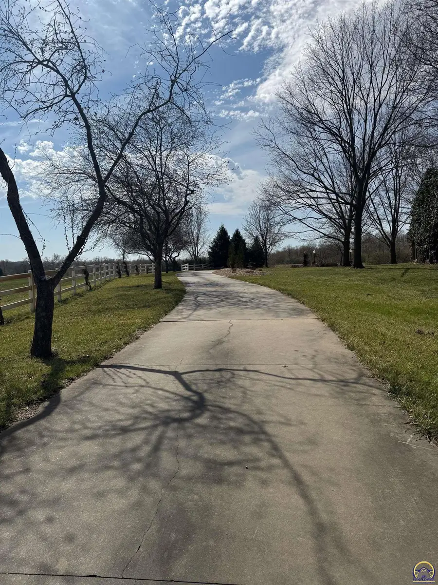 1315 NE 46th St, Topeka, KS 66617 - #3