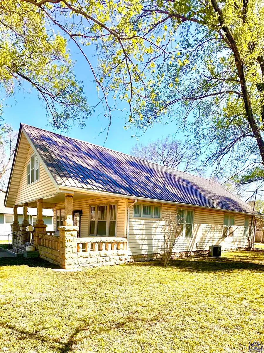 315 E Main St, Council Grove, KS 66846 - #3