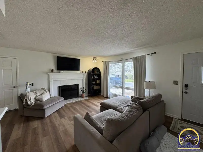 203 Pawnee Ave, Hiawatha, KS 66434 - #3