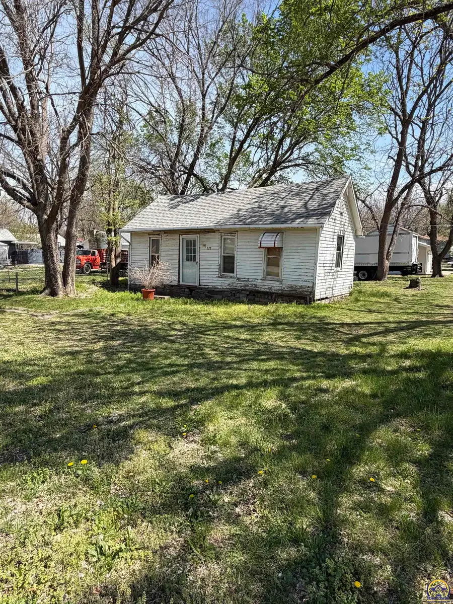 328 S Union St, Emporia, KS 66801 - #2