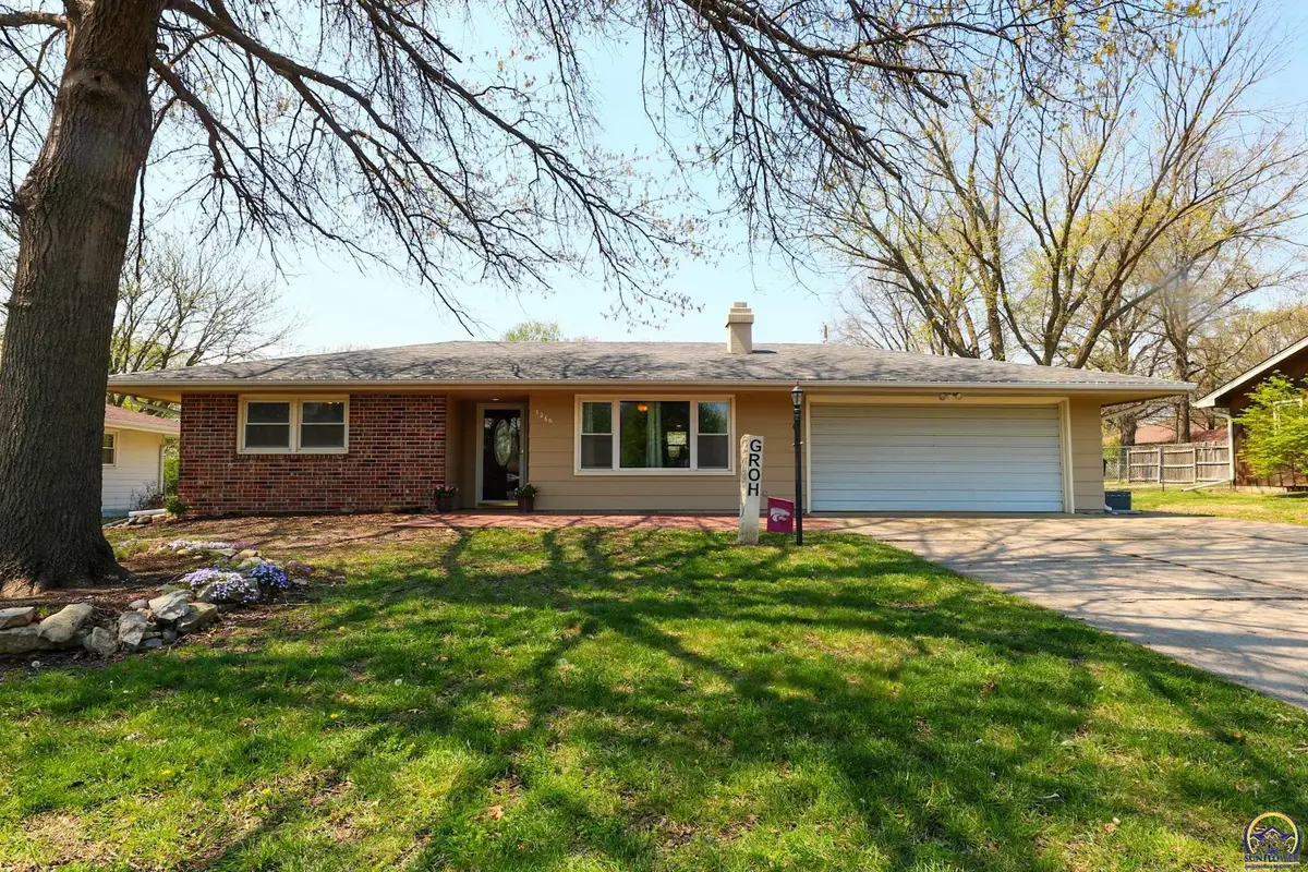 1265 Thompson St, Emporia, KS 66801 - #1