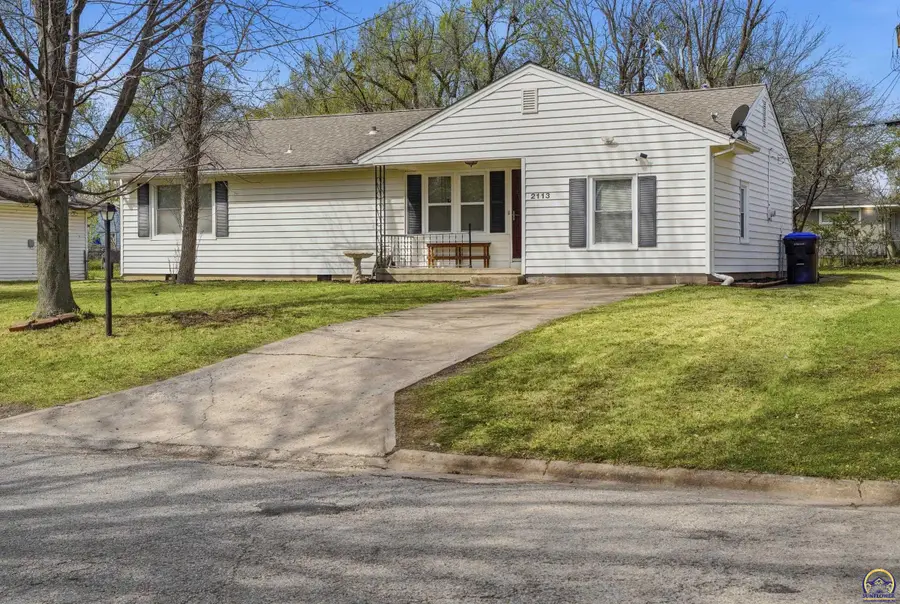 2113 SE Swygart St, Topeka, KS 66605 - #2
