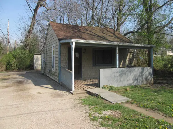 2124 SE Indiana Ave, Topeka, KS 66605