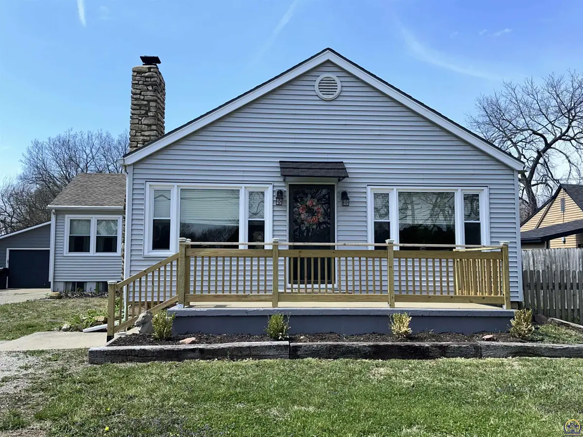 3511 NW Rochester Rd, Topeka, KS 66617 - #1