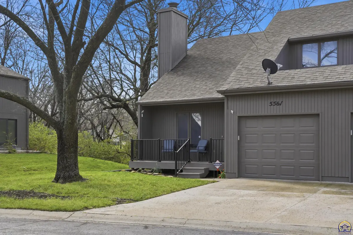 5561 SW Stonegate Ct, Topeka, KS 66606 - #1