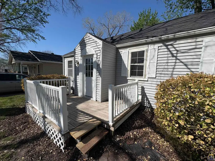 531 Sherman St, Emporia, KS 66801 - #2