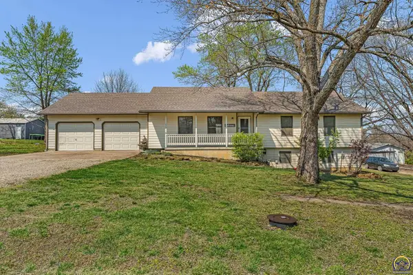 228 W Main St, Carbondale, KS 66414