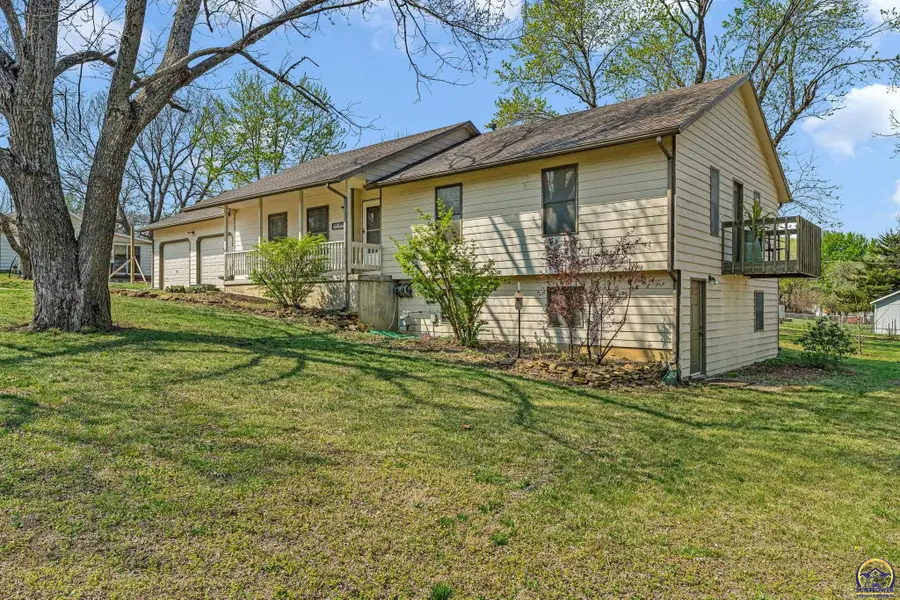 228 W Main St, Carbondale, KS 66414 - #3