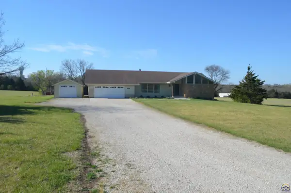 9075 SW 37th St, Topeka, KS 66604