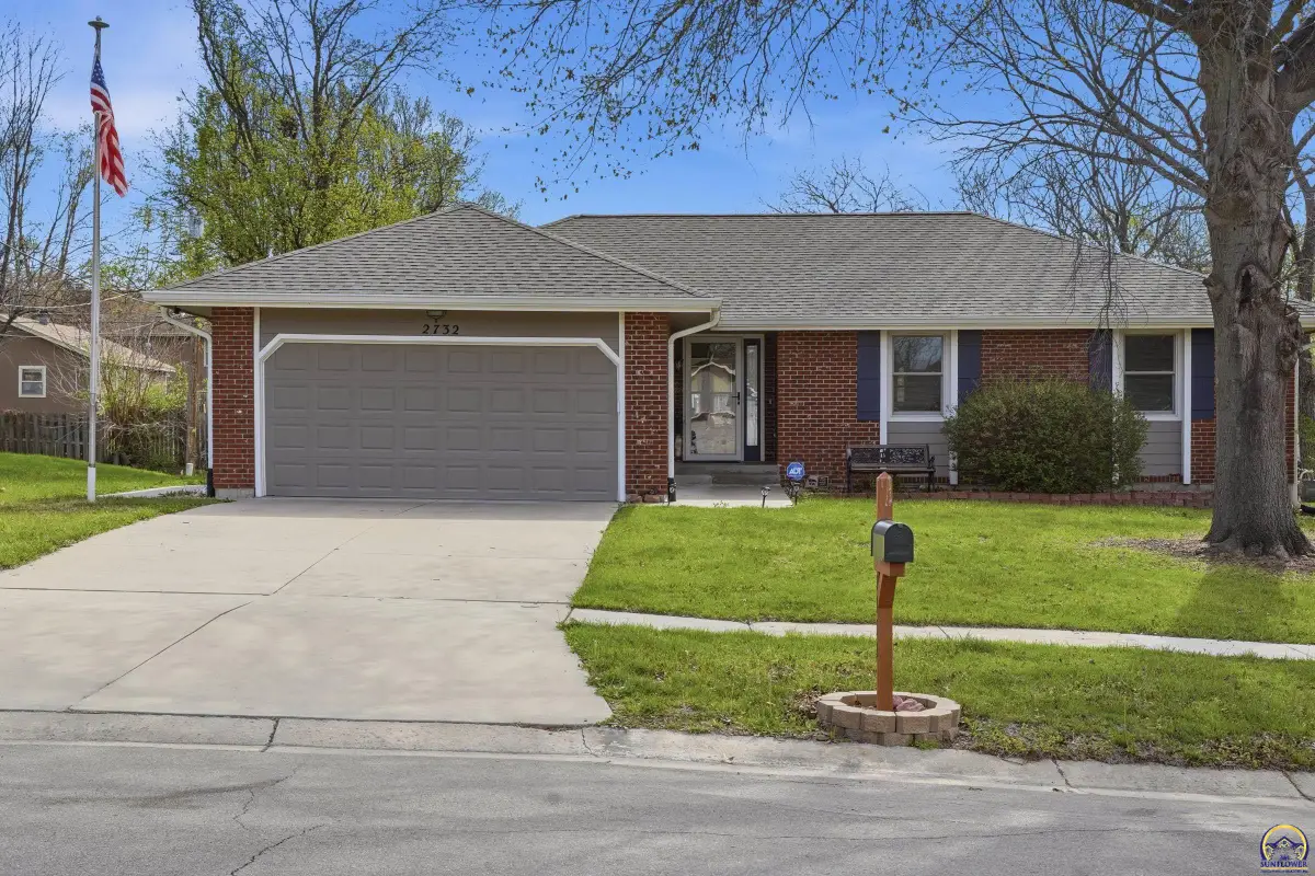2732 SW Staffordshire Rd, Topeka, KS 66614 - #1