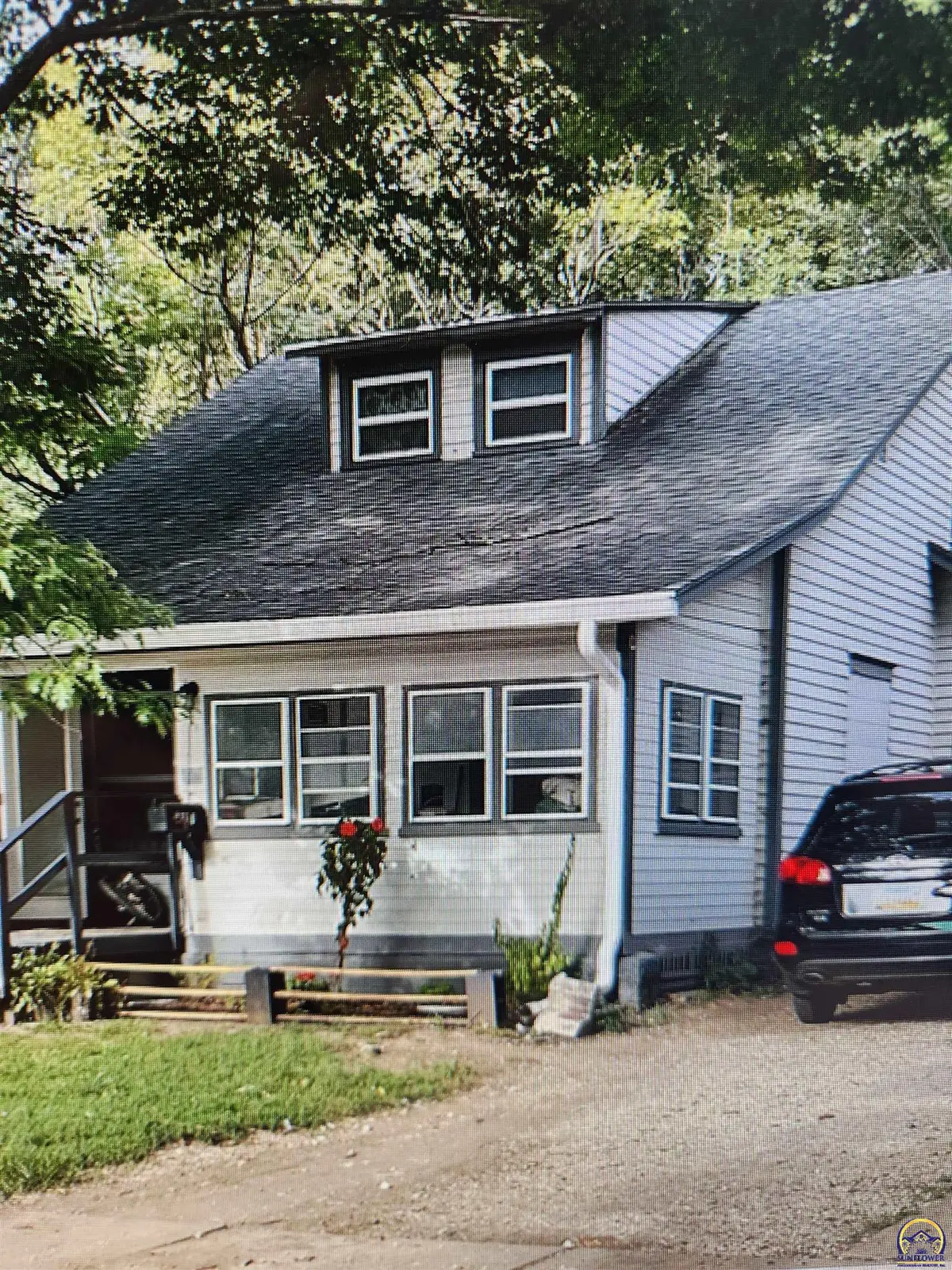 2017 SW Clay St, Topeka, KS 66604 - #1