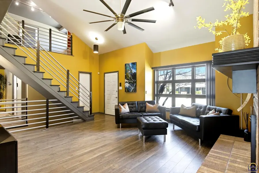 7601 SW Oxfordshire Rd, Topeka, KS 66614 - #3