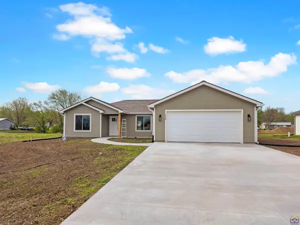 715 SW Teresa Ct, Carbondale, KS 66414