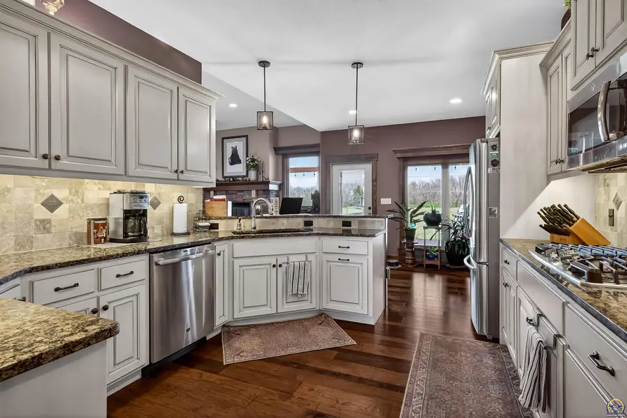 3748 SE Elm Cove Dr, Berryton, KS 66409 - #2