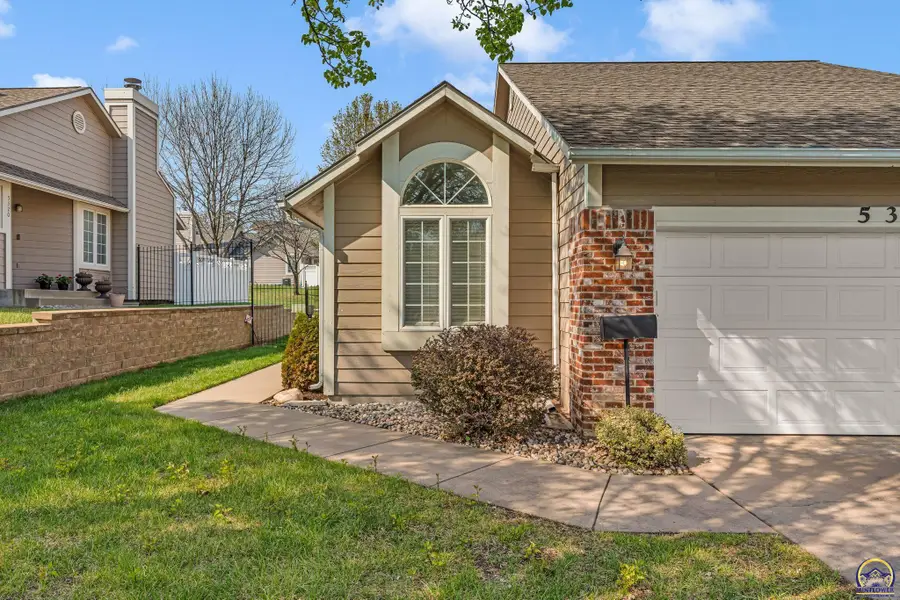 5316 SW 23rd St, Topeka, KS 66614 - #2