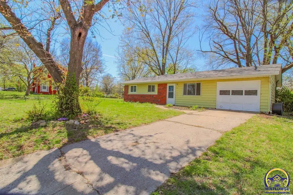 1919 Clare Rd, Lawrence, KS 66046 - #1