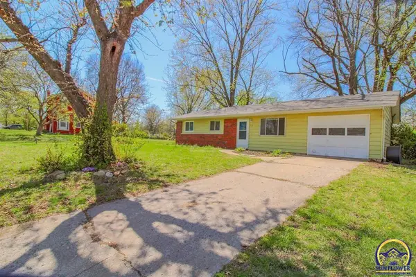 1919 Clare Rd, Lawrence, KS 66046