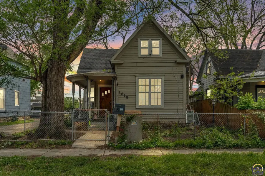 1215 SW 5th St, Topeka, KS 66606 - #3