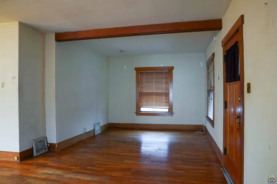 1225 SW Jewell Ave, Topeka, KS 66604 - #3