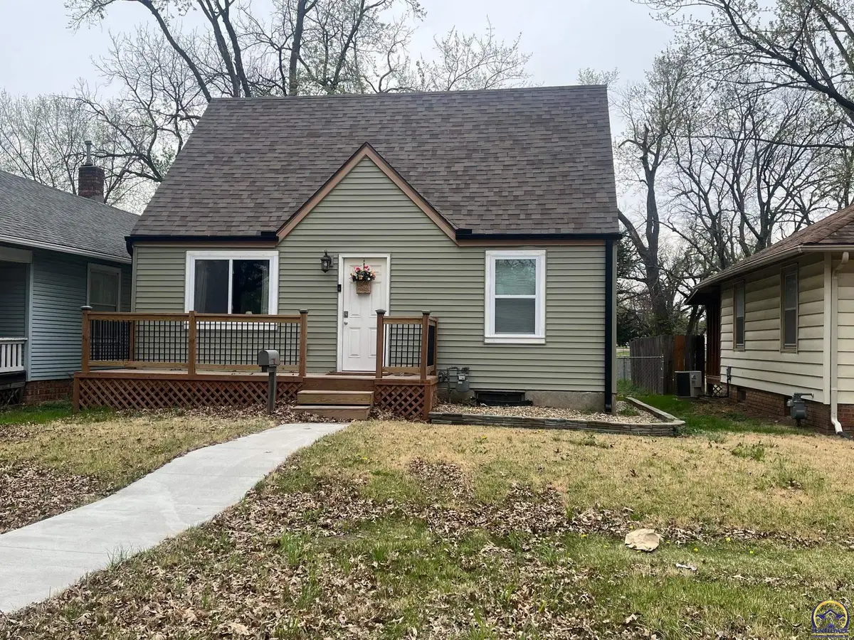 1819 SW Cherokee St, Topeka, KS 66606 - #1