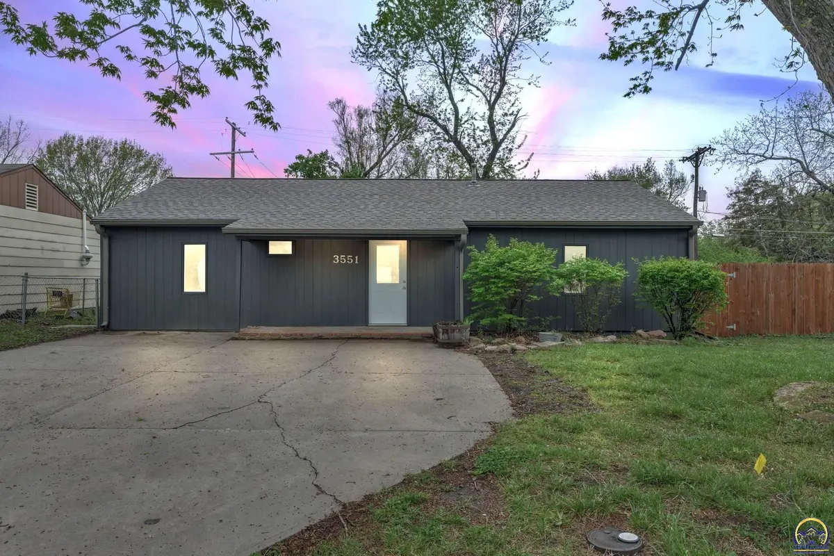 3551 SW Westview Ave, Topeka, KS 66611 - #1