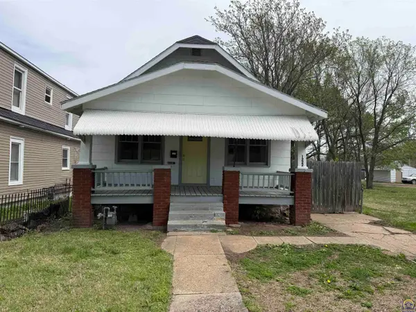 1222 SW Lane St, Topeka, KS 66604