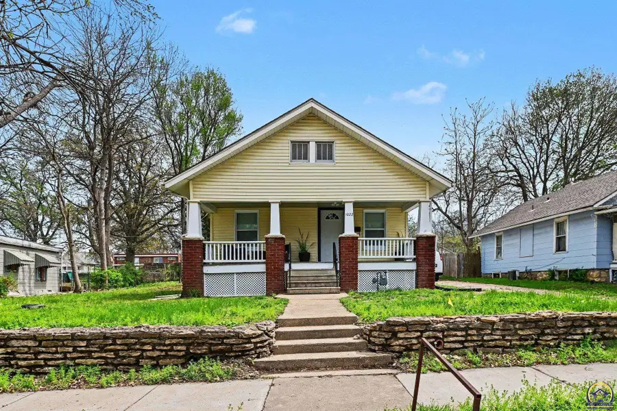 1022 SW Boswell Ave, Topeka, KS 66604 - #2