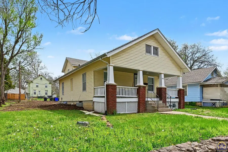 1022 SW Boswell Ave, Topeka, KS 66604 - #3