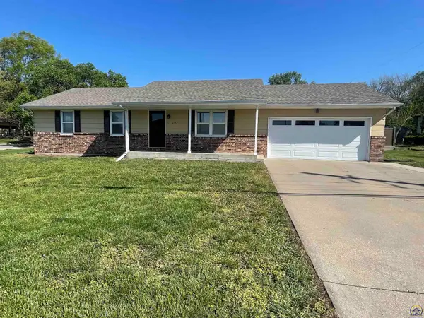 2502 W 18th St, Emporia, KS 66801