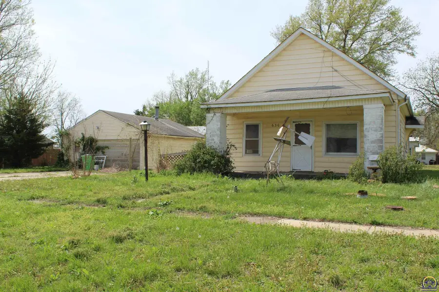 630 Jefferson St, Lyndon, KS 66451 - #2