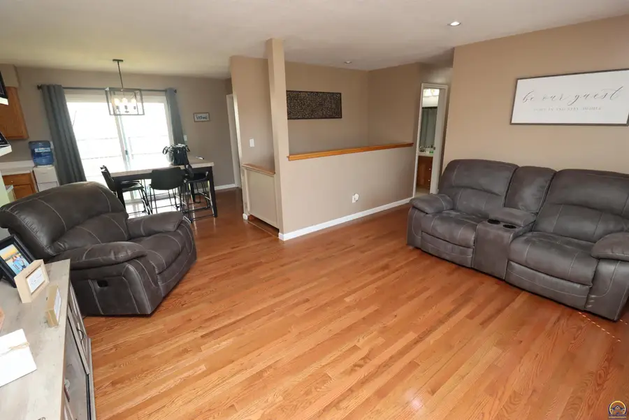 5237 NE Wallace Ln, Topeka, KS 66617 - #2
