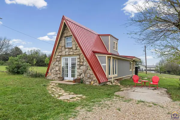 2314 Dragoon Ln, Vassar, KS 66543
