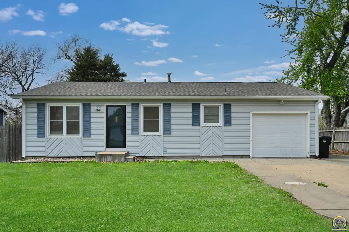413 S Madore St, Silver Lake, KS 66539 - #1