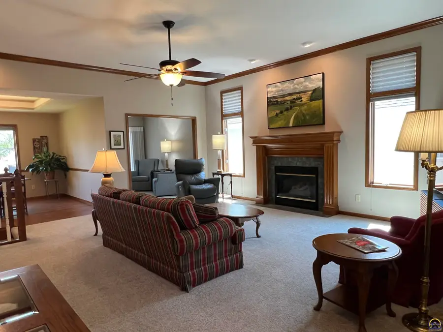 2420 SW Kings Ct, Topeka, KS 66614 - #3
