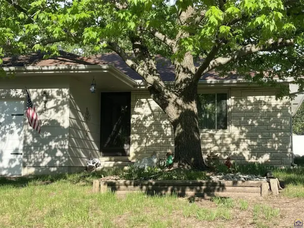 1418 Walnut St, Emporia, KS 66801