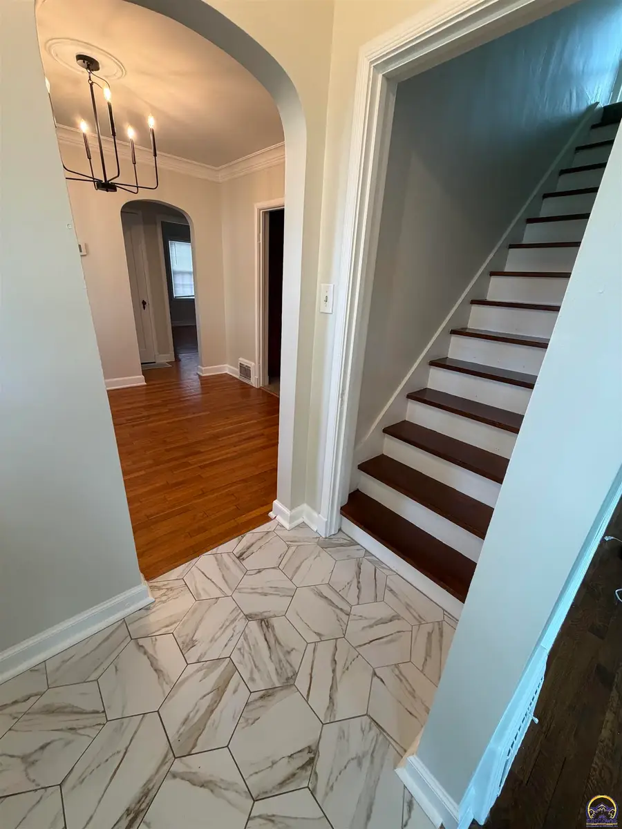 1812 SW Webster Ave, Topeka, KS 66604 - #3
