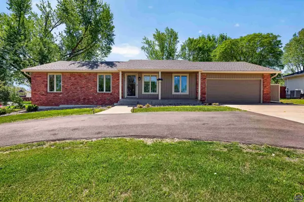 3347 SW Nottingham Rd, Topeka, KS 66614-9999